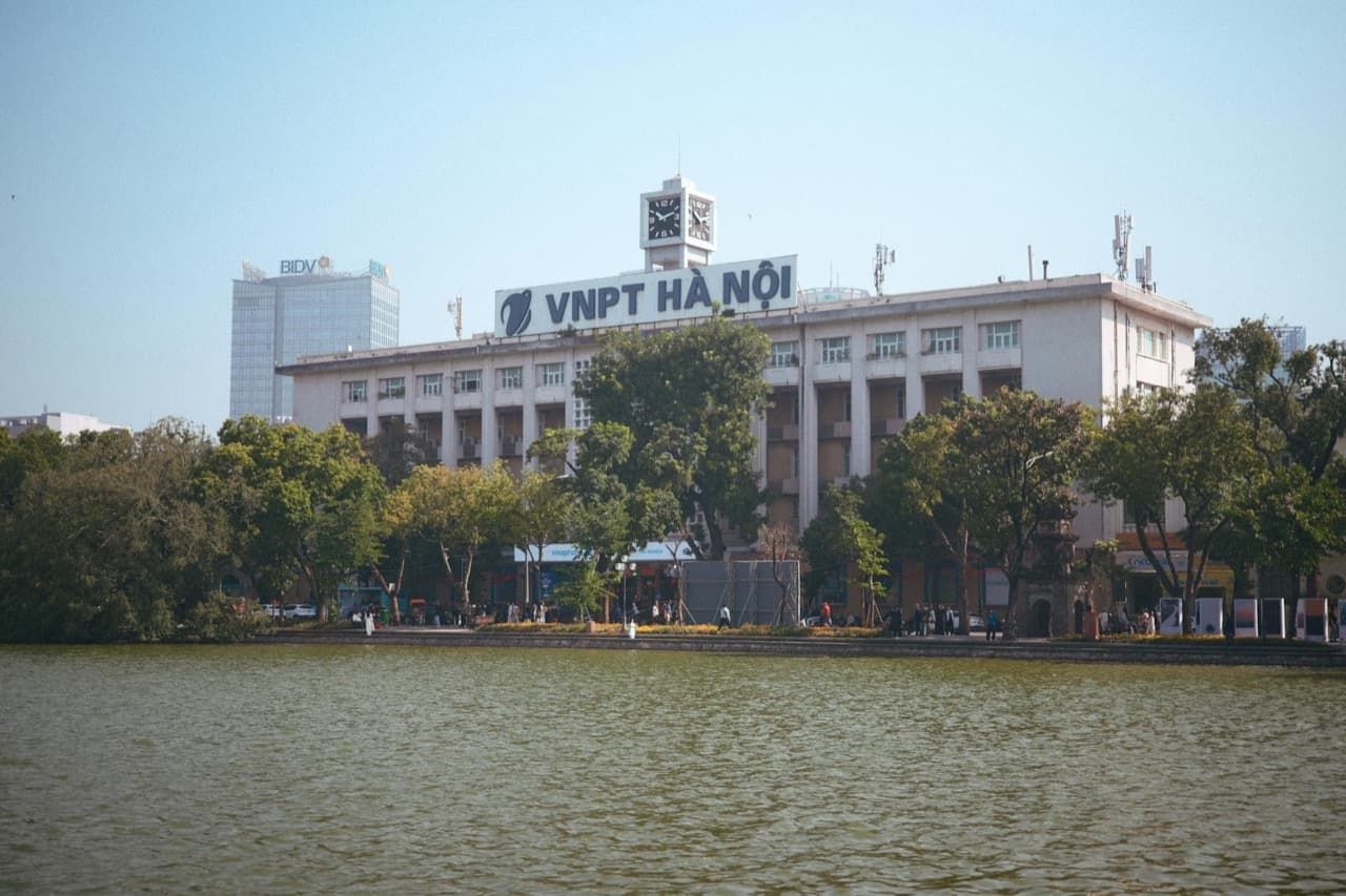 Vietnam AI national strategy – technology workers in Hanoi developing AI annotation services